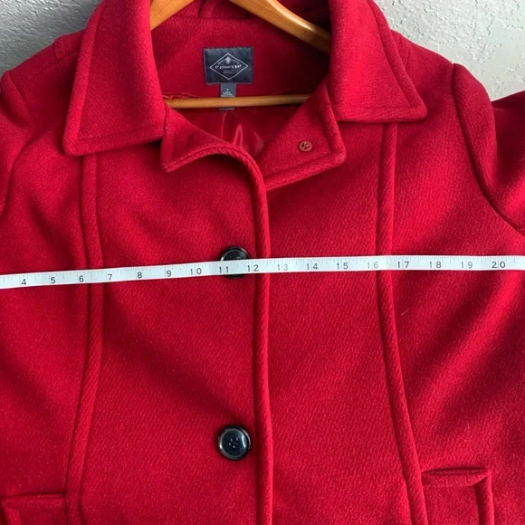 Classic red wool peacoat, women’s medium winter coat, fully lined, pocket detail - Picture 10 of 11